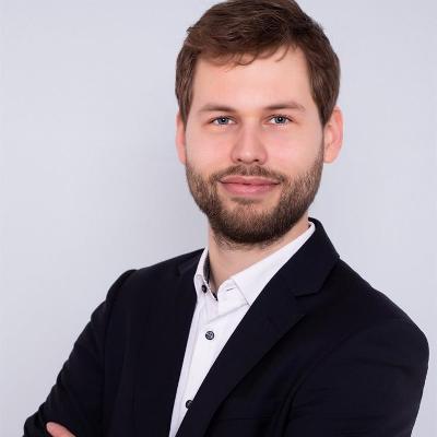 Lütfrenk, Alexander